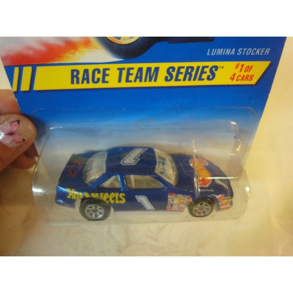 mattel HOT WHEELS Die cast 12794 race team series Lumina Stocker 1994 NEW